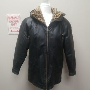 LIZ BAKER ESSENTIALS 100% GENUINE LEATHER